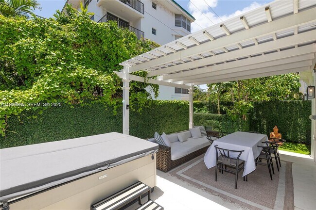 Building Photo - 1150 98th St