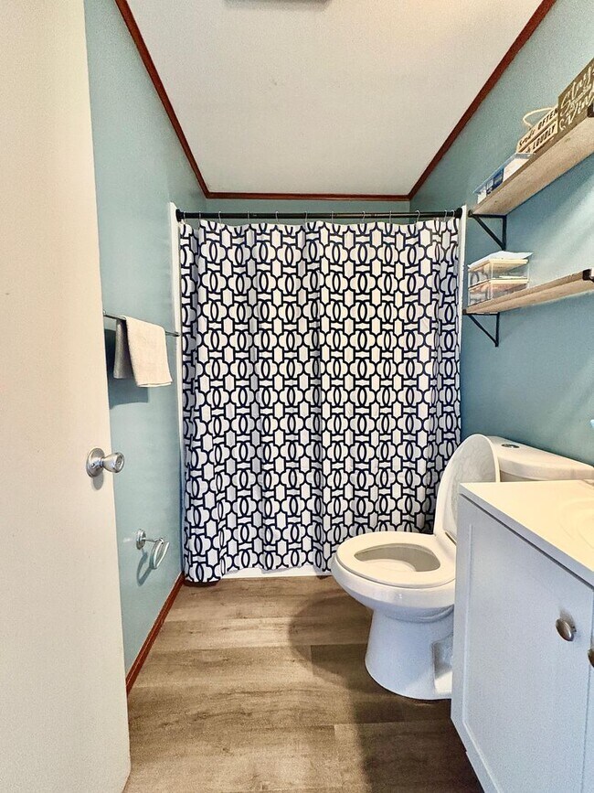 Building Photo - Twyckenham Hills Gem – 4BR with Lower Level Family Suite