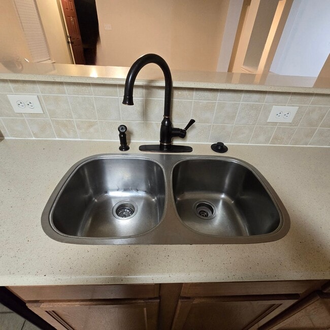 Building Photo - 22234 Orchard Dale Dr