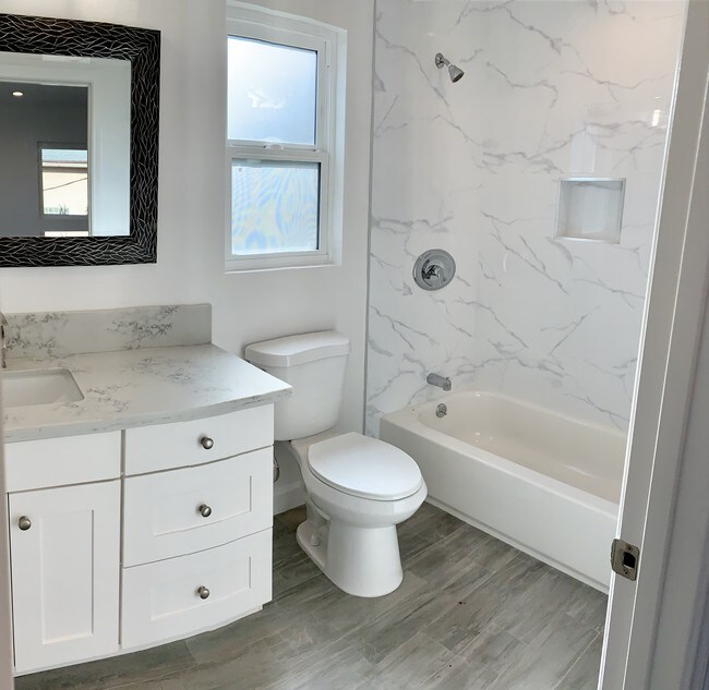 Master en-suite Full Bathroom - 2219 Glendon Ave