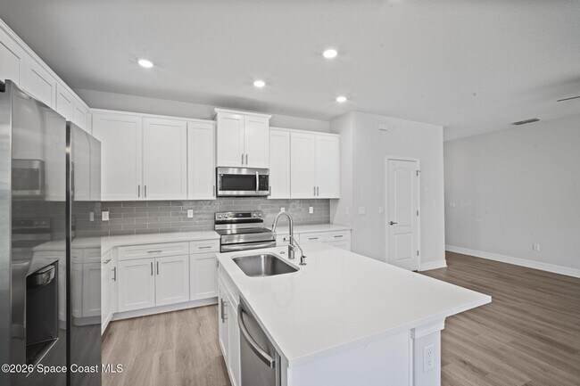 Building Photo - 330 San Marino Rd SW