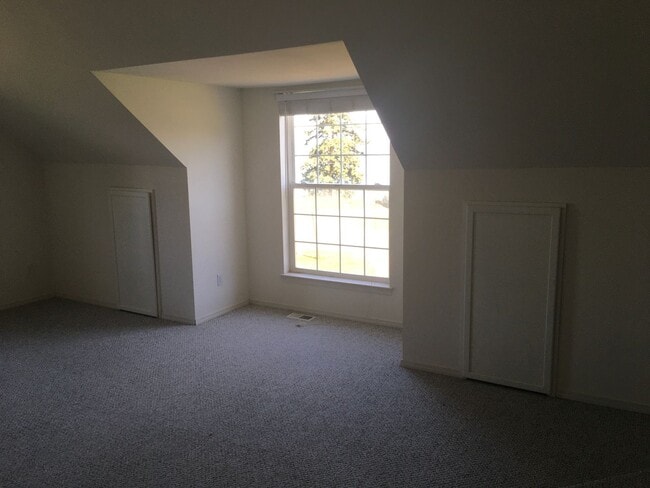 Building Photo - ***PENDING APPLICATION*** 2 Story Pet Friendly Contemporary 3 Bed Home w/ Views, Yard Service Inc...