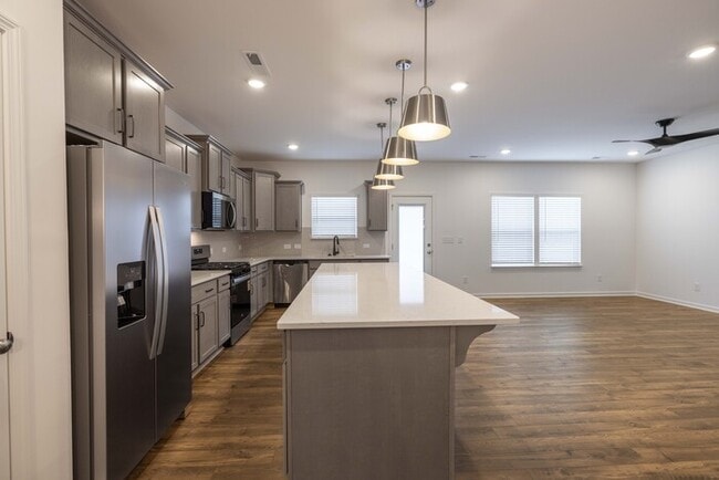 Building Photo - BRAND NEW 3 Bedroom Home - Stonebridge Fairways - Available NOW