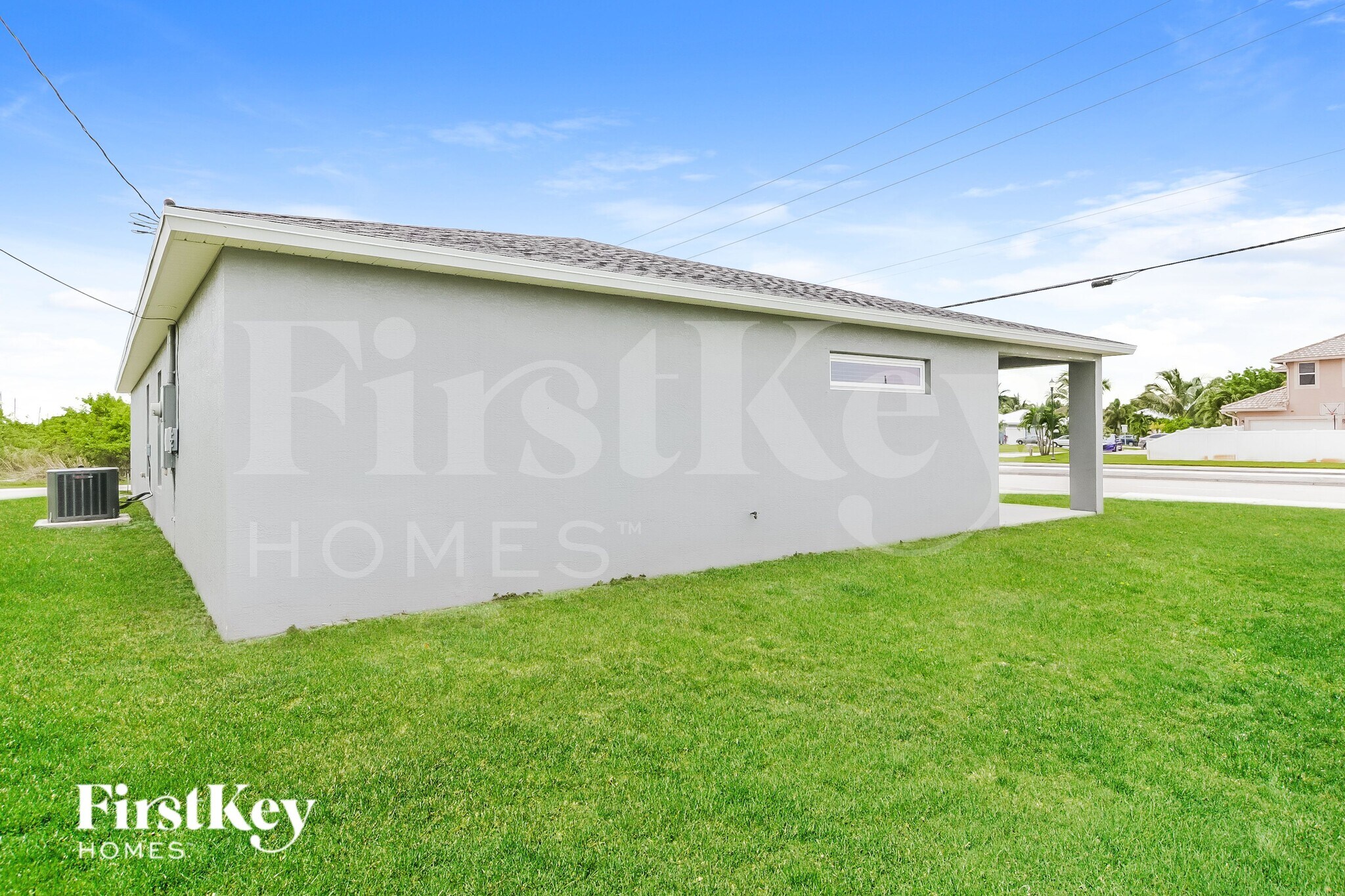 Building Photo - 122 SW Sea Lion Rd