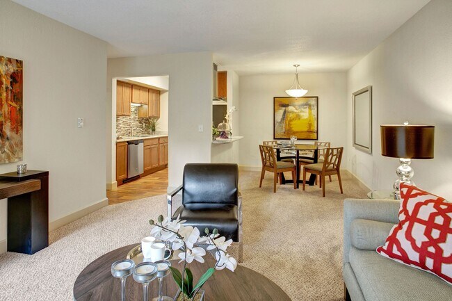 Building Photo - Heritage Hills