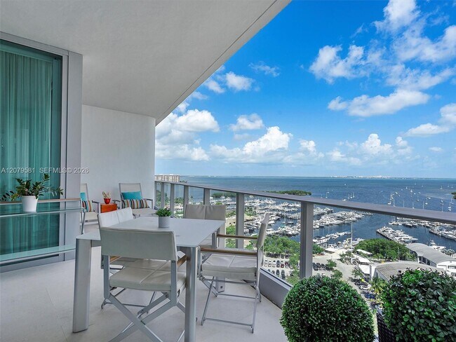 Building Photo - 2627 S Bayshore Dr