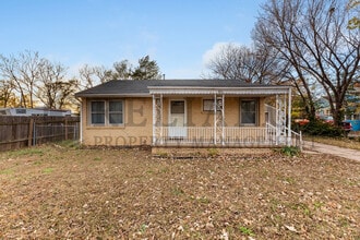 Building Photo - 711 N Westridge Dr
