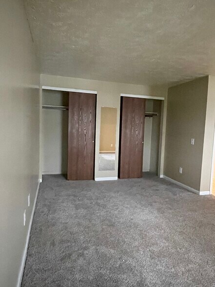 Building Photo - 1083 Cunningham Dr