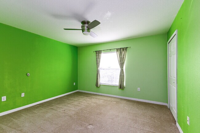 Building Photo - Beautiful 5 Bedroom Two-Story Home for Rent