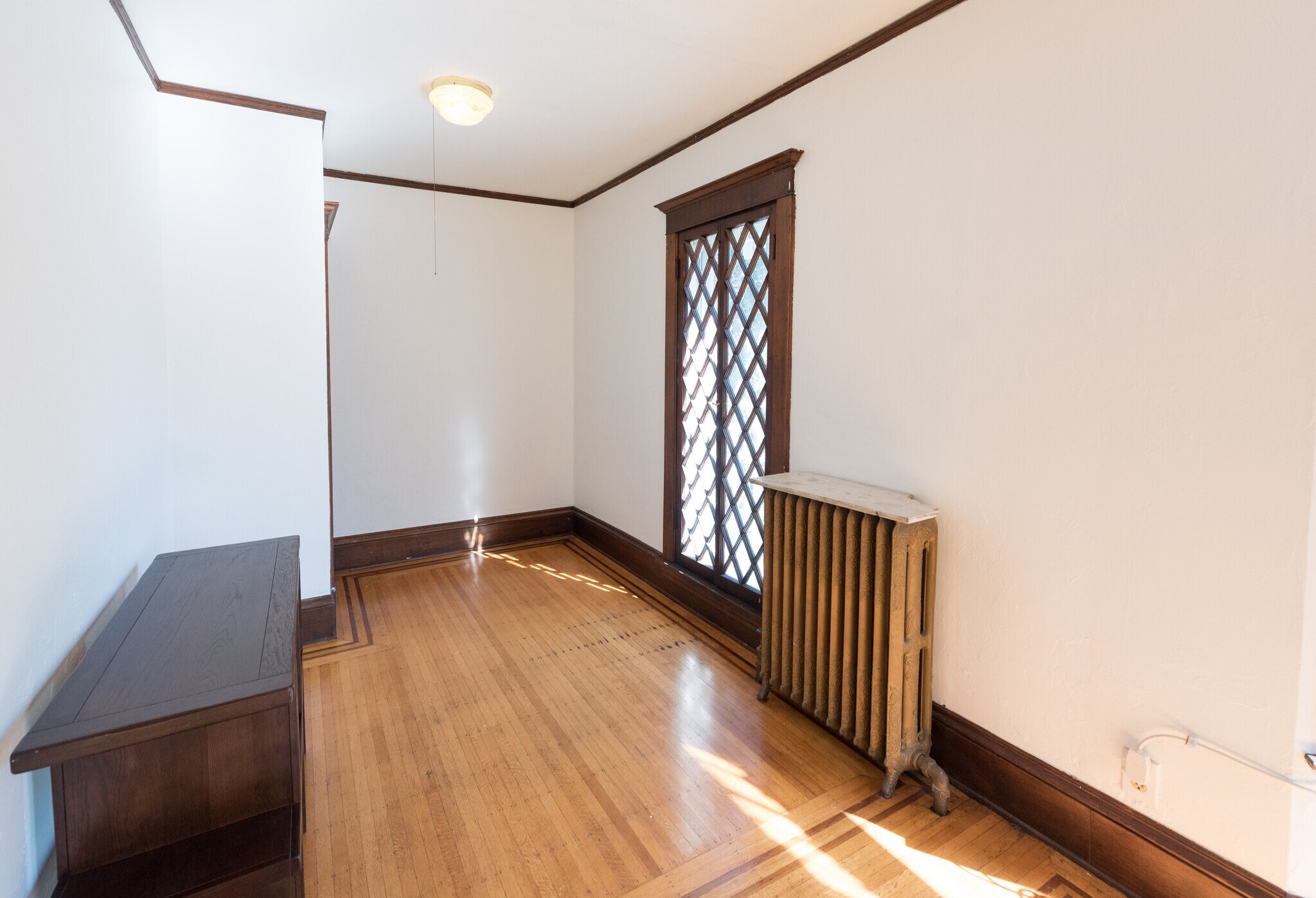 Bonus sitting area off the living room: 08'x11.8' - 3204 Park Ave