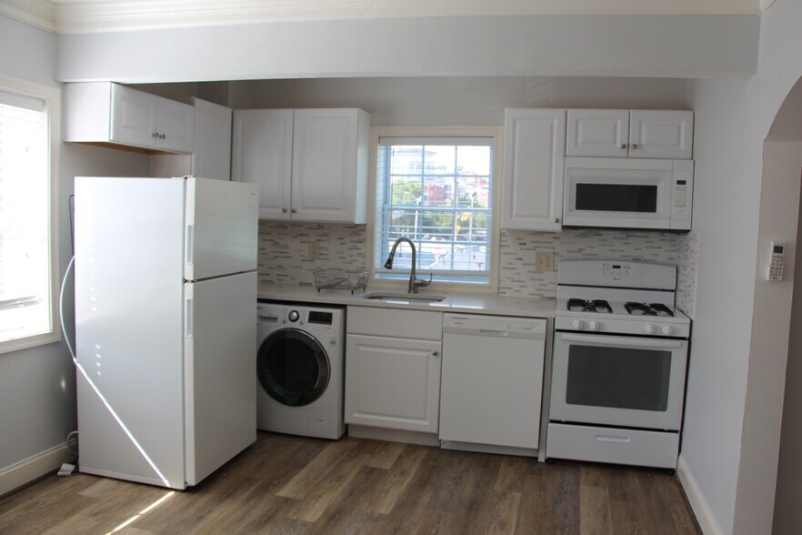 Building Photo - 911 N Fillmore St