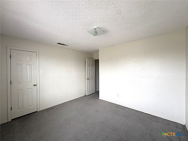 Building Photo - 1307 Monroe Loop