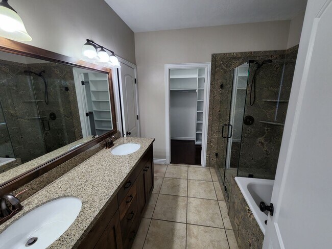 Building Photo - 11369 Hereford Ct