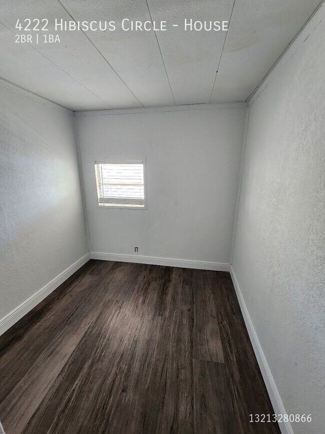 Building Photo - 4222 Hibiscus Cir
