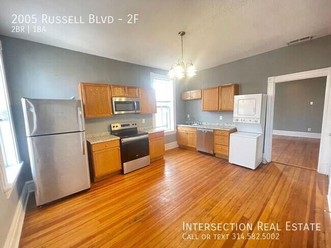 Building Photo - 2005 Russell Blvd