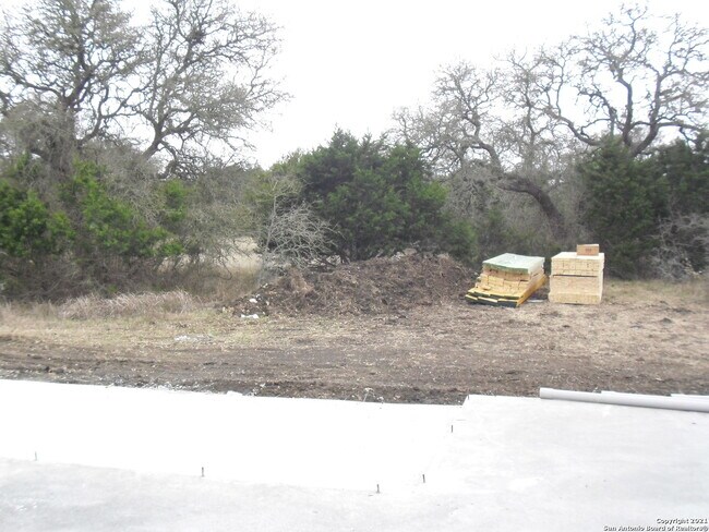 Building Photo - 123 N Lon Price