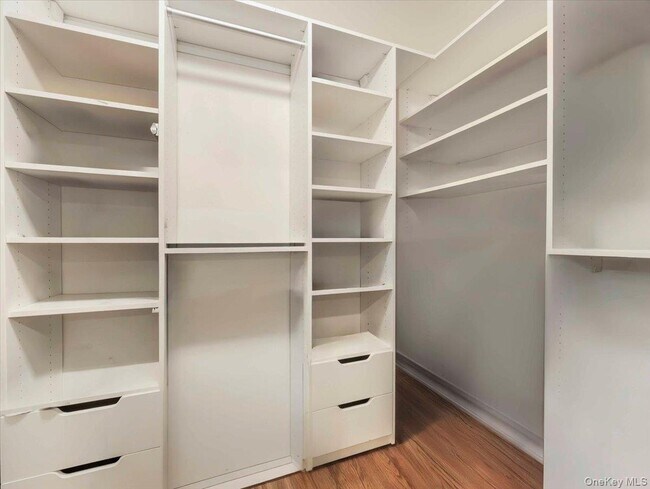 Building Photo - 5 Indian Dr