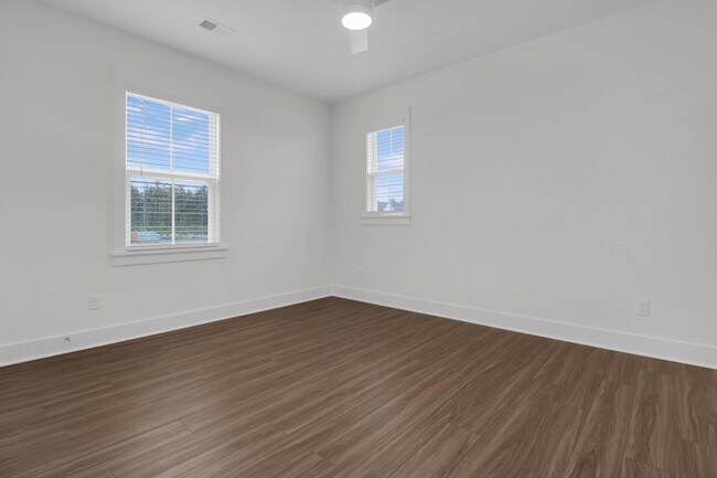 Building Photo - 268 Symphony Ave