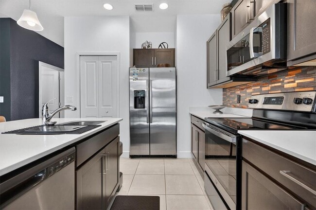 Building Photo - 1363 Captiva Cv