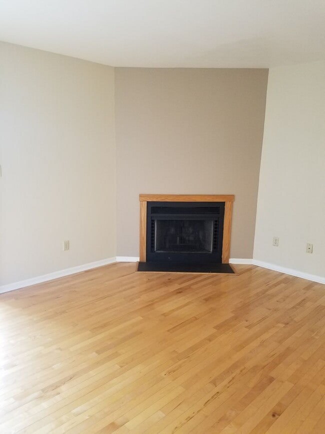 Building Photo - Condo Located at Borden Commons