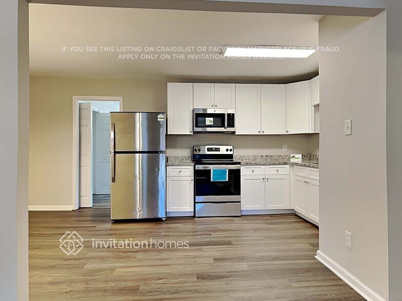 Building Photo - 7112 David Ave