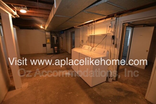 Building Photo - 4340 W 51st St