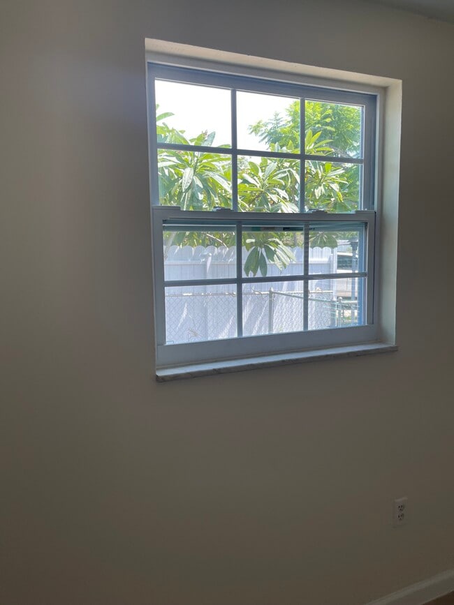 Building Photo - 2019 Bayshore Gardens Pkwy