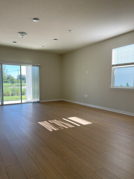 Building Photo - 3156 Emerald Acres Ln