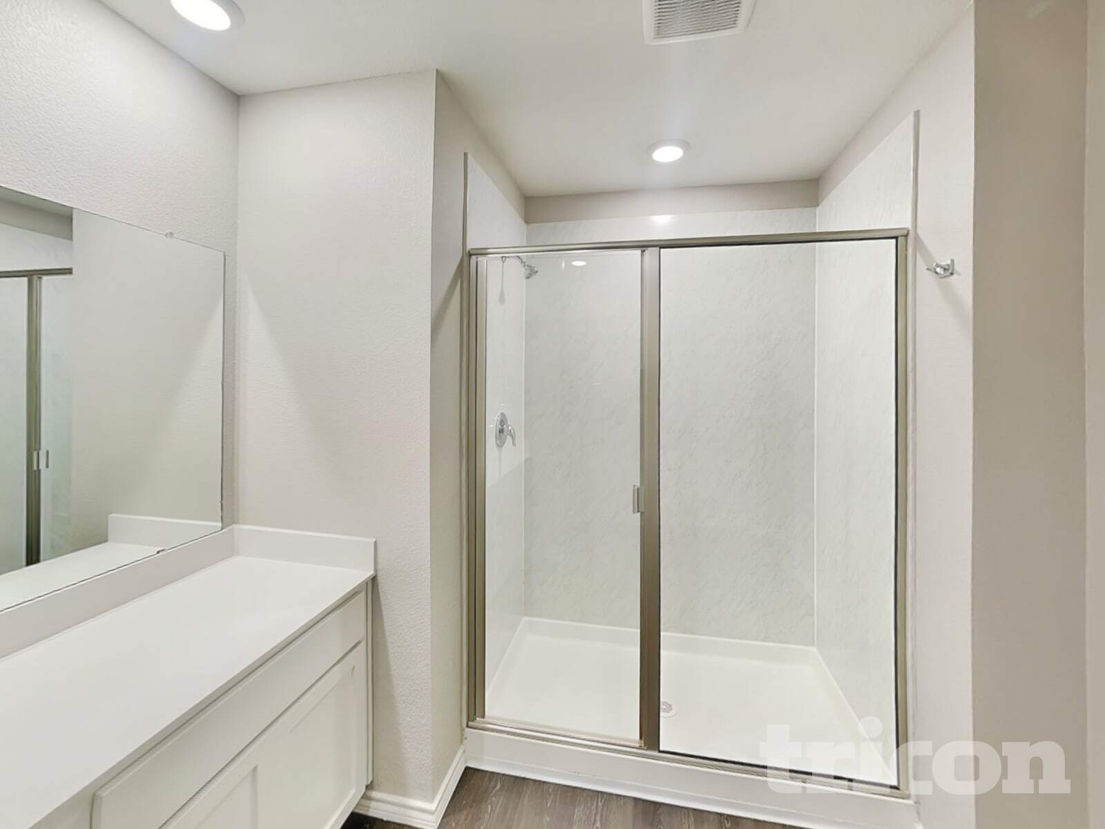 Building Photo - 636 Excelsior Dr