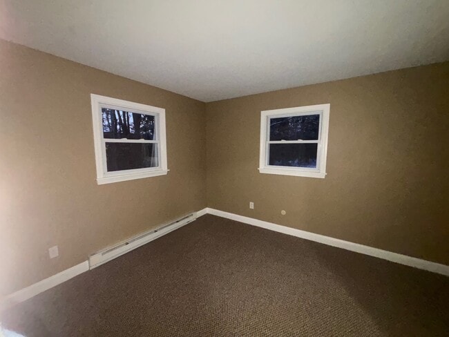 Building Photo - 4 Deer St