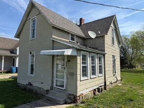 Building Photo - 516 Fifth-S