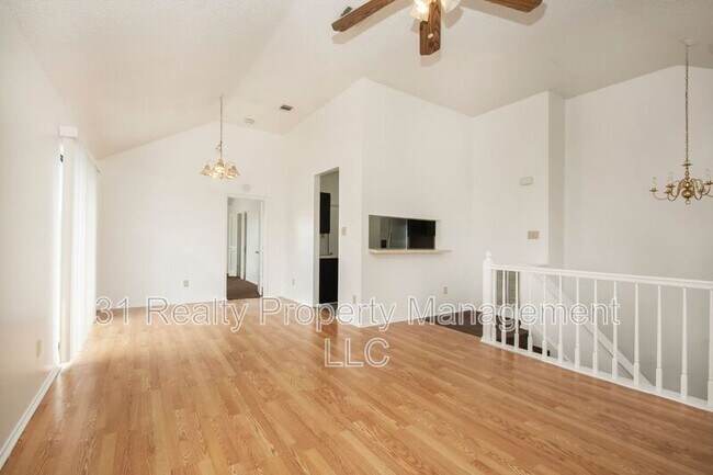 Building Photo - 436 Chestnut Ln