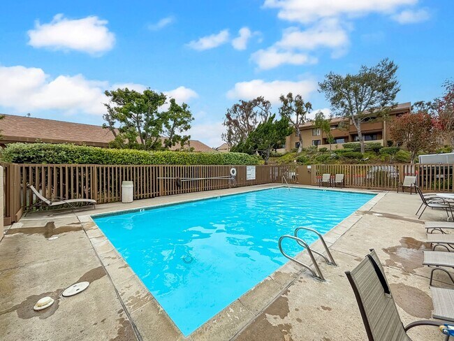 Building Photo - Charming 1BD/1BA Condo in University City ...