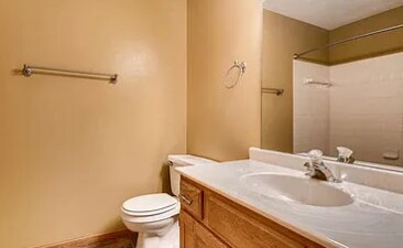 Full Bath - 5505 Orleans Ln N