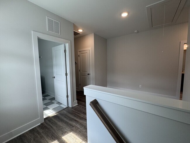 Building Photo - 3 Bed 2.5 Bath Brand New Townhome