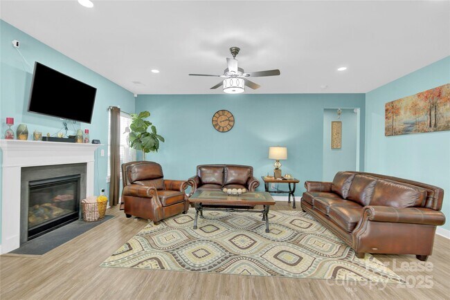 Building Photo - 7278 Waterwheel St SW