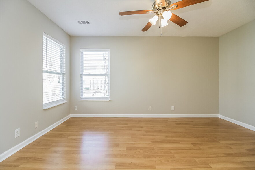 Building Photo - 2300 Crescent Valley Pl