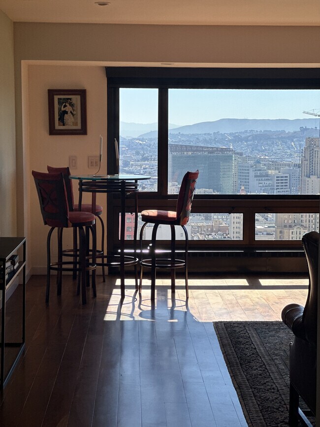 Building Photo - 1177 California St