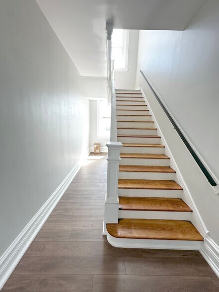 Building Photo - 234 Locust St