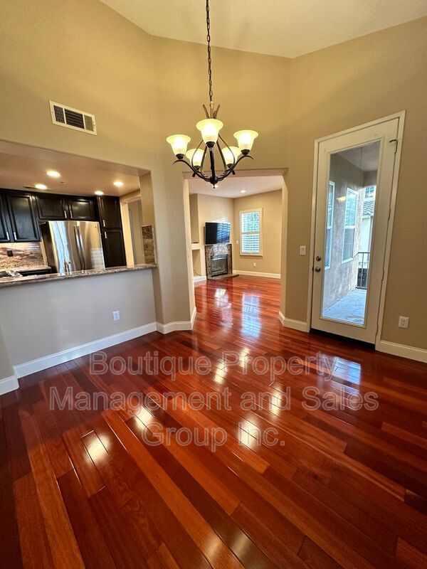 Building Photo - 722 Timberwood