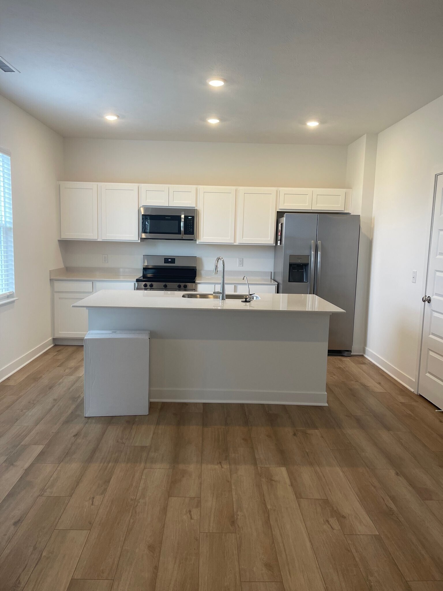 Building Photo - 1717 Woods Edge Dr