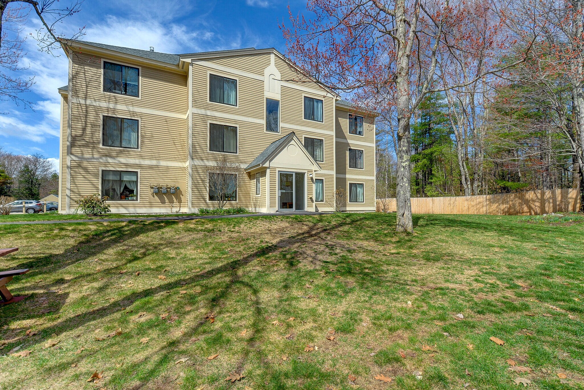 Building Photo - 19 Saco St