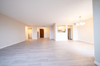 Building Photo - 7200 York Ave S