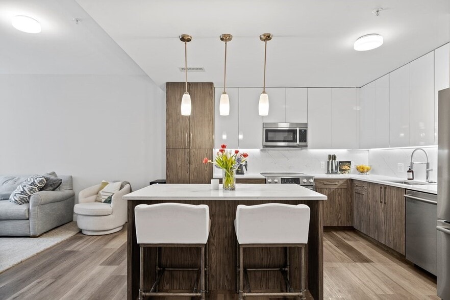 Building Photo - 771 Harrison Ave