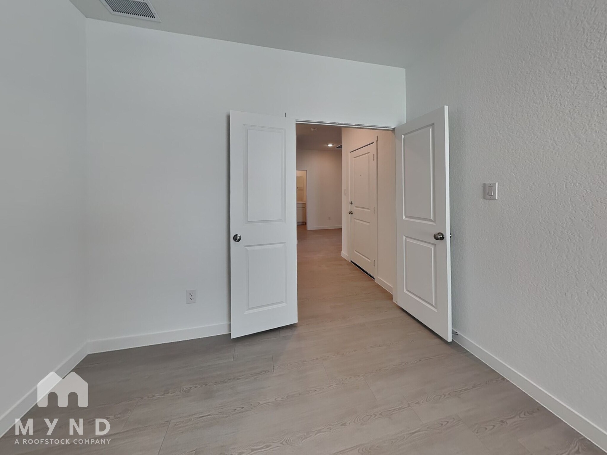 Building Photo - 10554 Ysasmendi Rdg