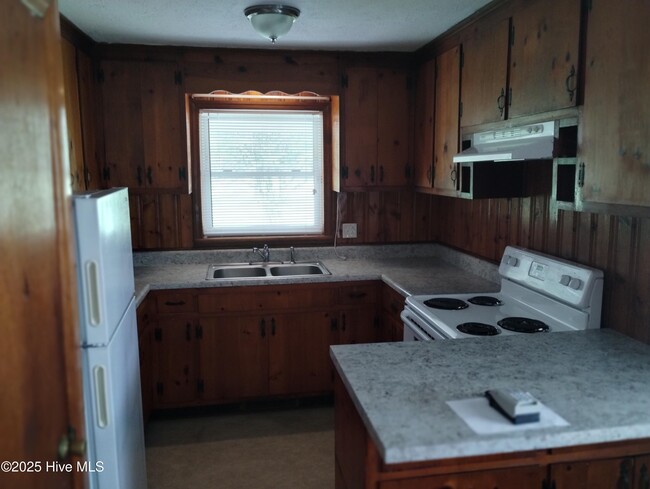 Building Photo - 2125 Dawson Cabin Rd