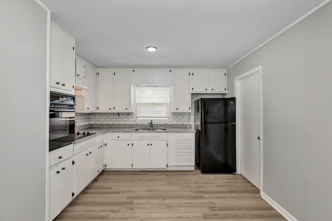 Building Photo - 4318 Balwin Dr SW