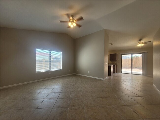 Building Photo - 1529 Taylor Rd