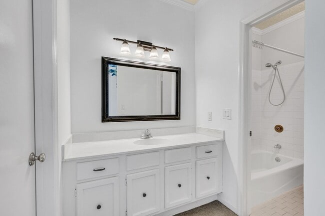 Building Photo - Awesome 2BE/2BA condominium at Lions Head!