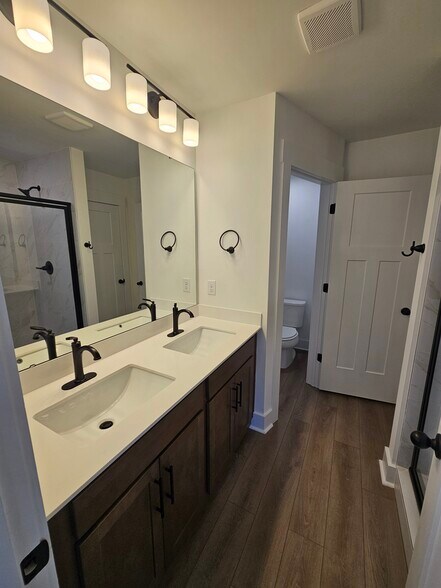 Building Photo - 31 Moon Haven Way